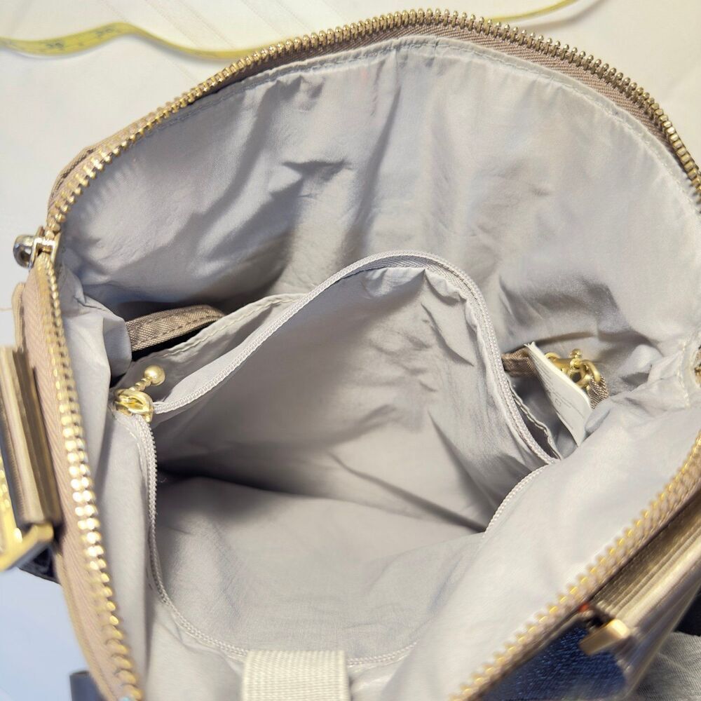 Baggallini Hanover Crossbody Handbag - Picture 6 of 12
